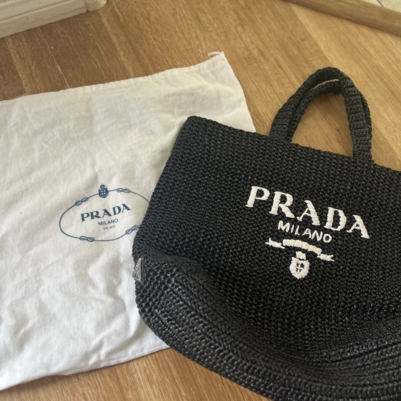 Beautiful, barely worn Prada Crochet Tote Bag - Picture 4 of 4